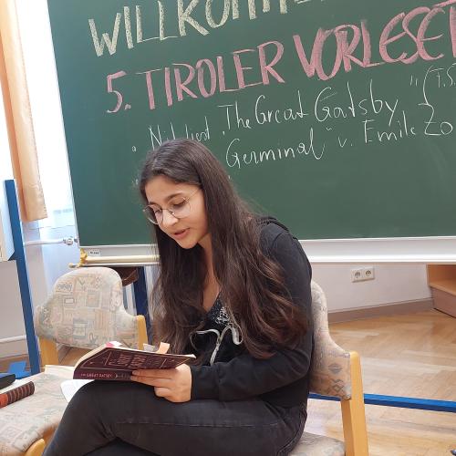 Nil liest auf Englisch  The Great Gatsby