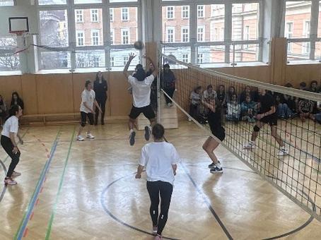 © BORG | Bildquelle: BORG | Urheber:in: BORG Volleyball-Weihnachtstournier3
