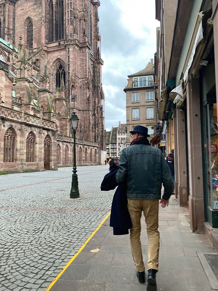 Der	   Zauberer	   Hautz	   freut	   sich	   auf	   die	   nächste	   Straßburg-­‐Brüssel-­‐Reise	   2021	   	    (Foto:	   Leila	   Redlich)	  
